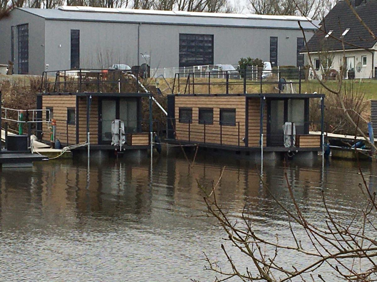 Hausboot Resort Nordseekueste فيلهلمسهافن المظهر الخارجي الصورة