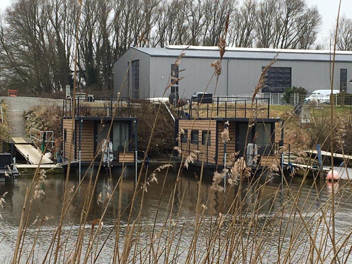 Hausboot Resort Nordseekueste فيلهلمسهافن المظهر الخارجي الصورة