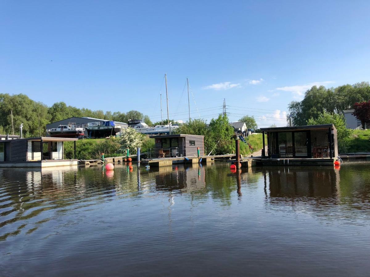 Hausboot Resort Nordseekueste فيلهلمسهافن المظهر الخارجي الصورة