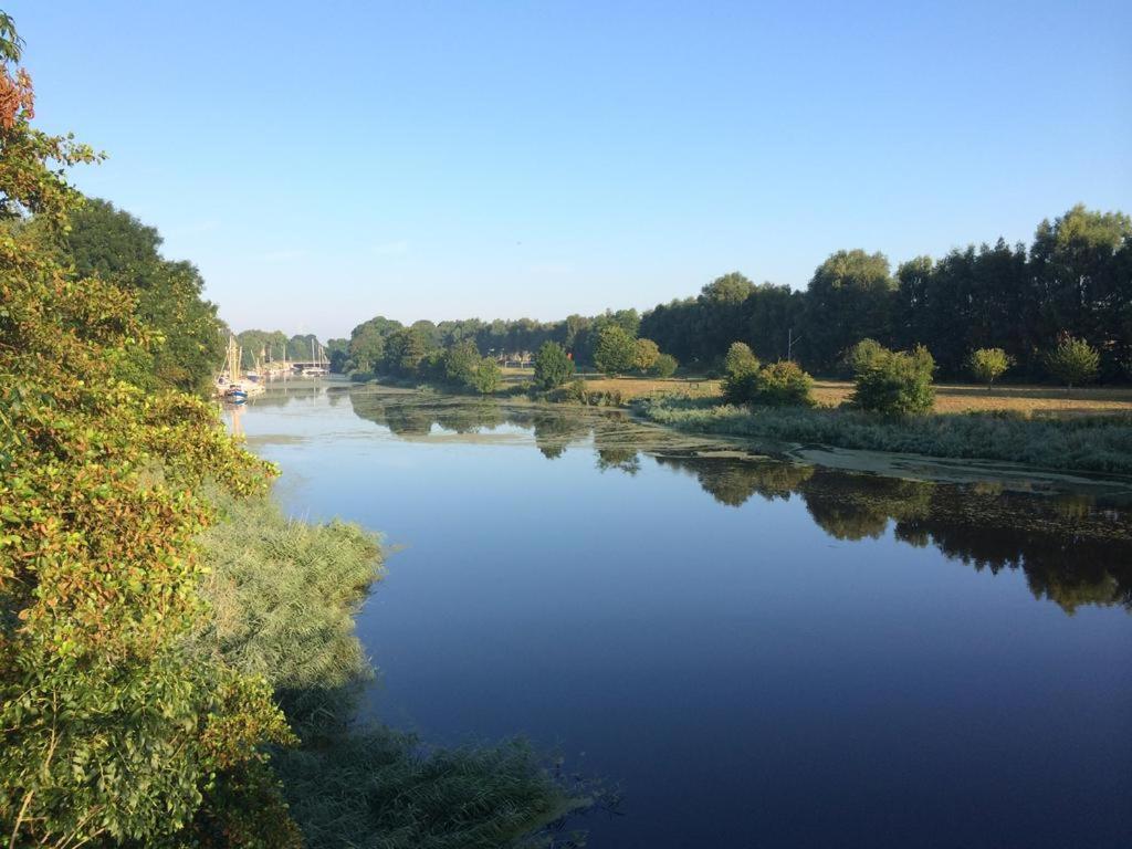 Hausboot Resort Nordseekueste فيلهلمسهافن المظهر الخارجي الصورة