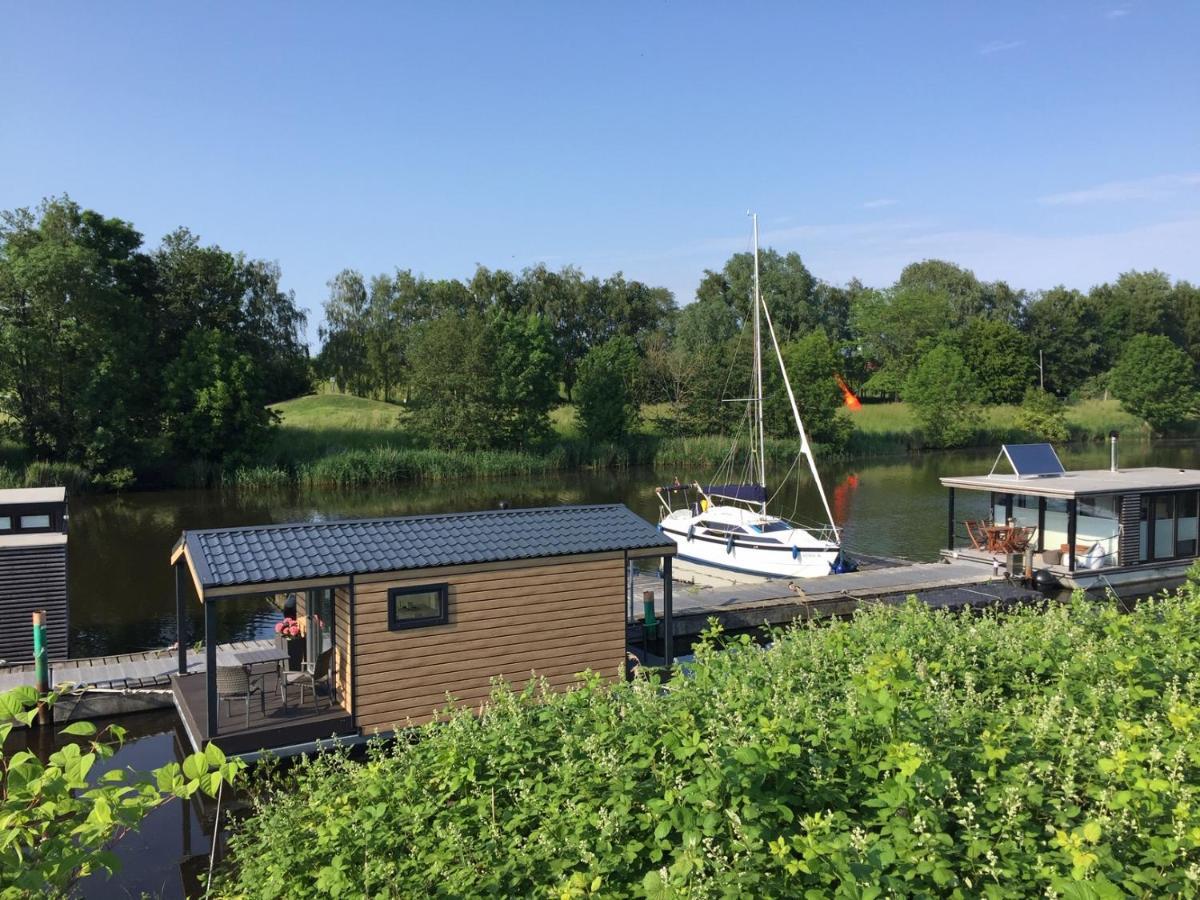 Hausboot Resort Nordseekueste فيلهلمسهافن المظهر الخارجي الصورة